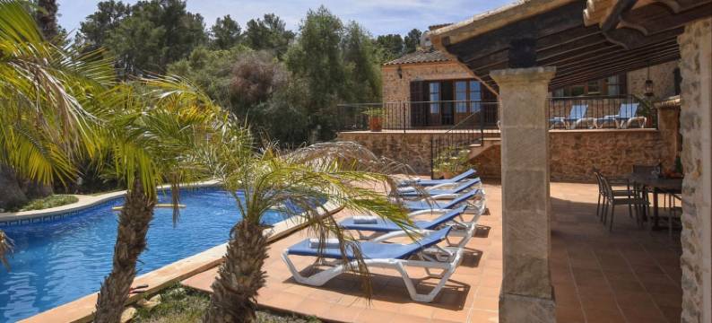 Spacious Petra Getaway with Pool图片