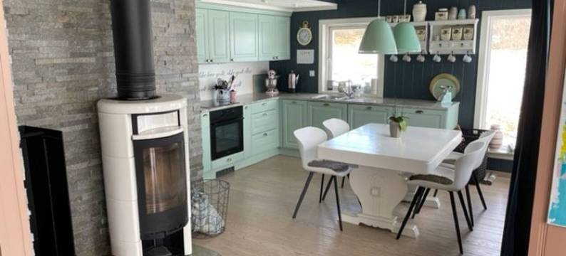 Cottage for rent by the sea图片