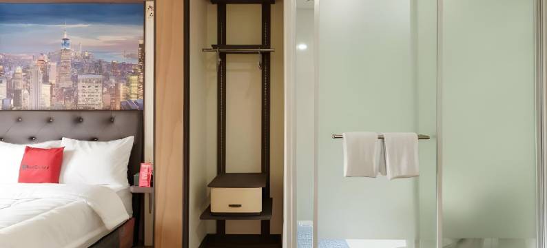 红多兹Plus酒店@蓬多拉布(RedDoorz Plus @ Pondok Labu)图片