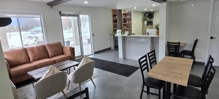 温德姆速8酒店 克利尔沃特 BC(Super 8 by Wyndham Clearwater BC)图片
