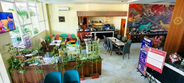 前一普瓦达迪酒店(Front One Hotel Purwodadi)图片