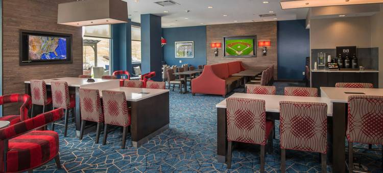 阿尔图纳万枫酒店及套房(Fairfield Inn & Suites Altoona)图片