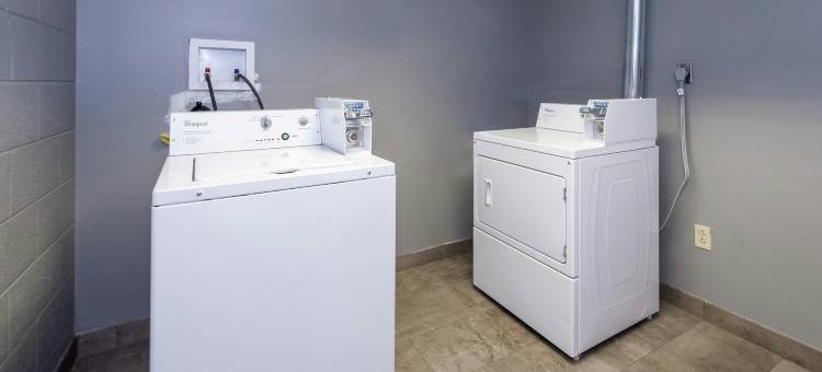 威尔明顿红顶套房酒店-纽卡斯尔(Red Roof Inn & Suites Wilmington - New Castle)图片