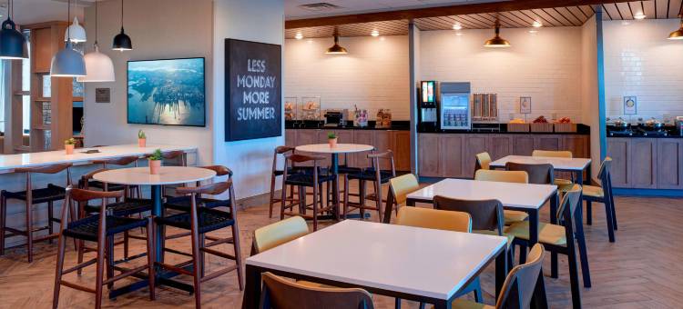 哥伦布万枫套房酒店(Fairfield Inn & Suites Columbus, IN)图片