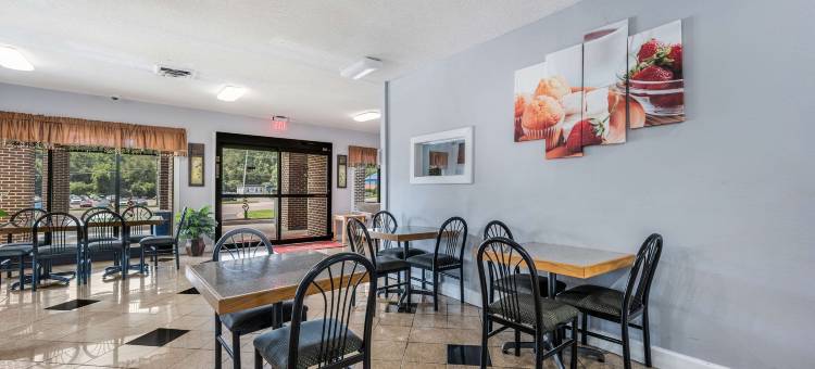 大学伊克诺套房酒店(Econo Lodge Inn & Suites University)图片