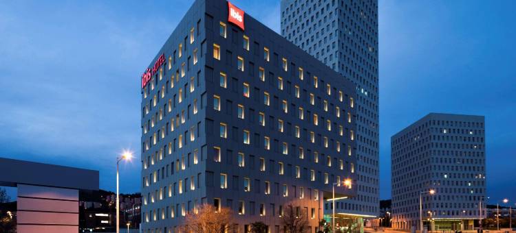 巴塞罗那圣科洛马宜必思酒店(Ibis Barcelona Santa Coloma)图片