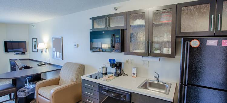 法戈Candlewood Suites酒店-北达科他州立大学 洲际旗下(Candlewood Suites FARGO-N. DAKOTA STATE UNIV. by IHG)图片