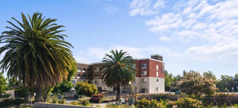 休森市纳帕谷区智选假日套房酒店(Holiday Inn Express & Suites SUISUN CITY by IHG)图片