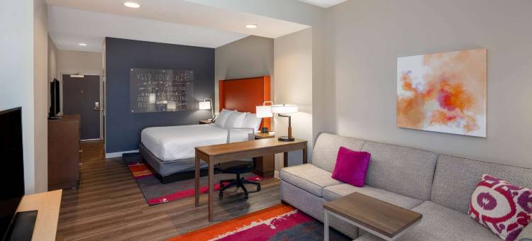 格林斯伯勒ARPT高点拉昆塔温德姆套房酒店(La Quinta Inn & Suites by Wyndham Greensboro Arpt High Point)图片