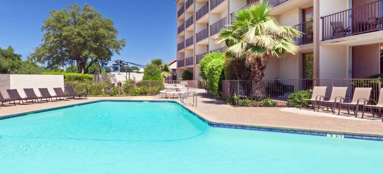 阿林顿棒球场-六旗温德姆豪生酒店(Howard Johnson by Wyndham Arlington Ballpark / Six Flags)图片