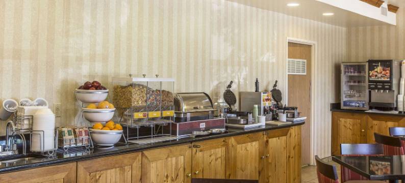 萨米特县舒适套房酒店(Comfort Suites Summit County)图片