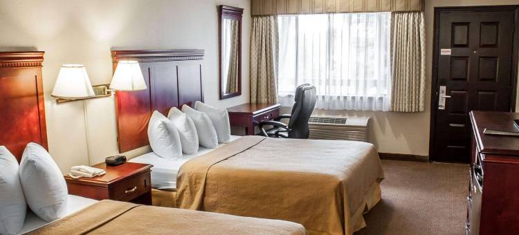 西雅图法伊夫凯艺套房酒店(Quality Inn & Suites Fife Seattle)图片