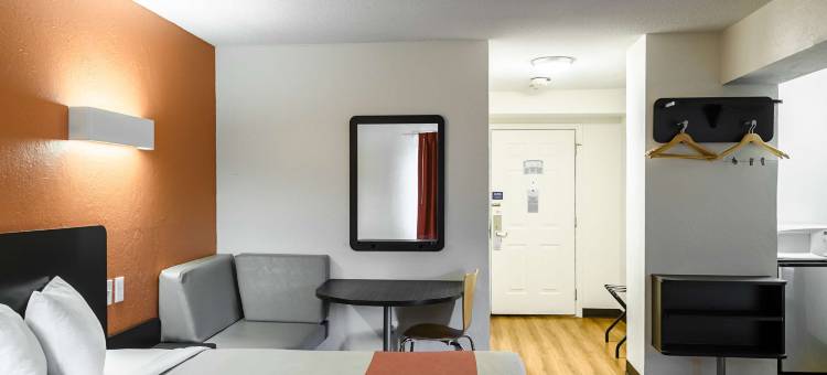 Motel 6 Northborough, MA图片