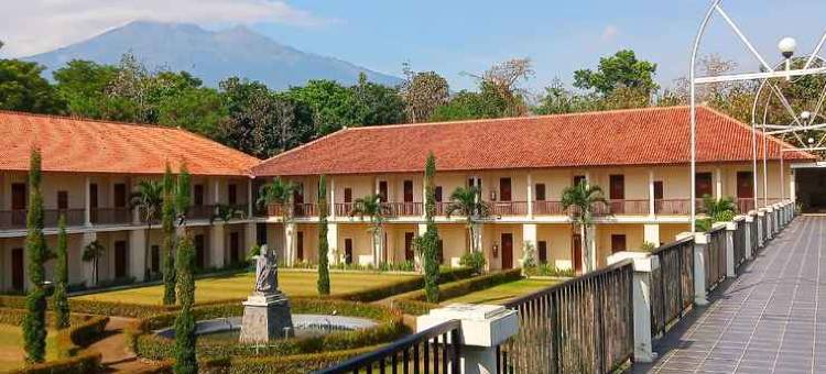 沙拉笛加埃莫里克萨里布普提酒店(D'Emmerick Salib Putih Hotel Salatiga)图片