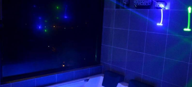 驶入好莱坞酒店(Hollywood Drive-in Hotel)图片