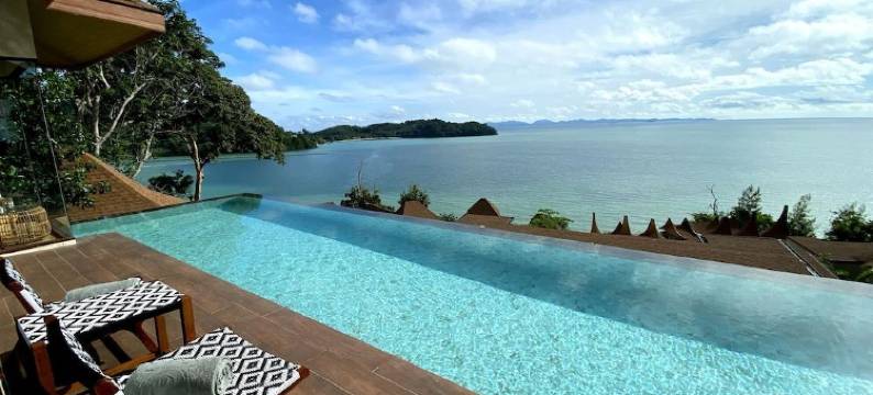 普吉岛西奈奢华酒店(Sinae Phuket Luxury Hotel)图片