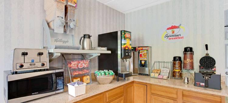 劳雷尔速8酒店(Super 8 by Wyndham Laurel)图片