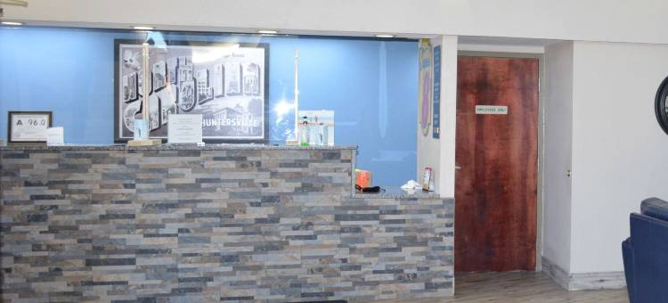 亨特斯维尔-夏洛特地区温德姆速8酒店(Super 8 by Wyndham Huntersville/Charlotte Area)图片