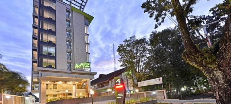 怀兹尊贵酒店酒店-巴东哈蒂布苏莱曼(Whiz Prime Hotel Khatib Sulaiman Padang)图片