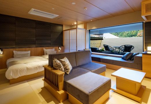 Misasakan Hotel Overview