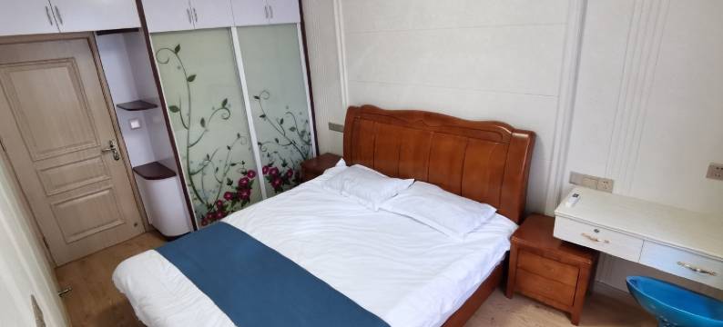 岚岛海之恋客栈(桂一路2号分店)图片