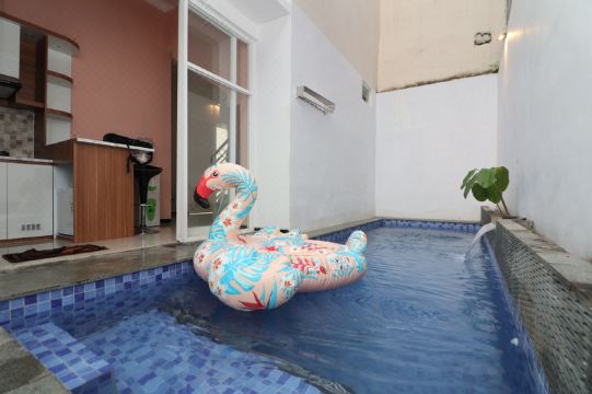 Villa Cordoba D1 Private Pool and Karaoke Hotel Overview