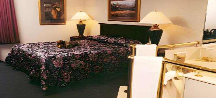 谢尔比维尔 I-74 凯艺套房酒店(Quality Inn & Suites Shelbyville I-74)图片