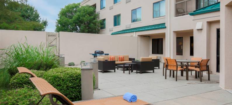 托皮卡万怡酒店(Courtyard Topeka)图片