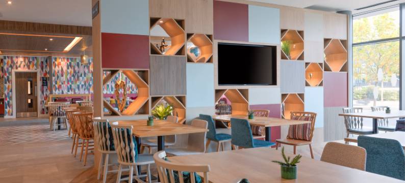 埃士佛德国际希尔顿欢朋酒店(Hampton by Hilton Ashford International)图片