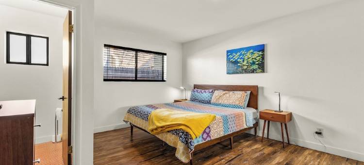 Blushing Bungalow w/AC, Fenced Yard, W/D, Garage, Fast WiFi, 3 Samsung Smart TVs图片