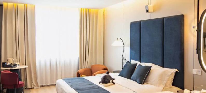 青岛黑鲸hotel(万达CBD南京路店)图片