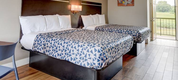 赛维尔维尔 - 鸽子谷河滨伊克诺旅馆(Econo Lodge Sevierville-Pigeon Forge on the River)图片