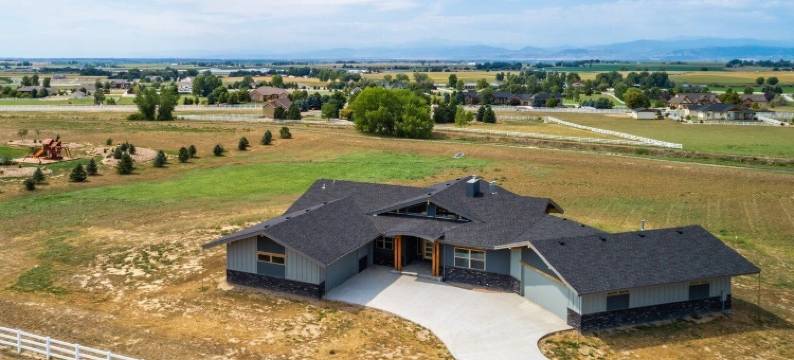 观看落基山壮观风景的豪华住宅(Luxury Home with Spectacular Rocky Mountain Views!)图片