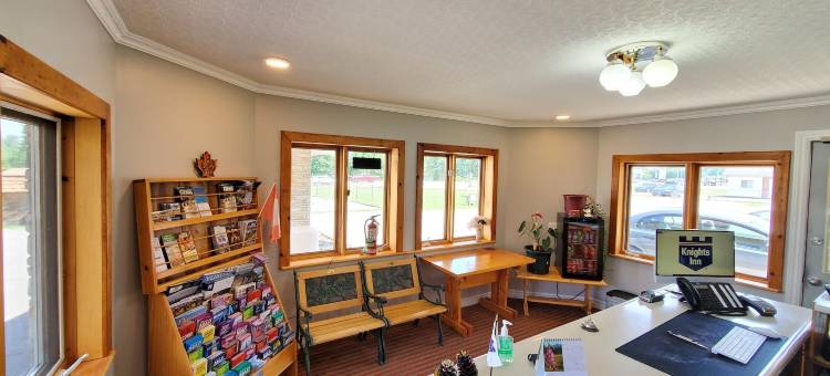 骑士酒店 - 克罗尼尔炉边旅馆(Knights Inn Colonial Fireside Inn)图片