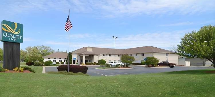 靠近日内瓦湖的伍德斯托克品质酒店旅店和套房(Quality Inn & Suites Woodstock Near Lake Geneva)图片