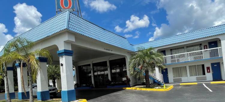 佛罗里达代托纳比奇- 赛道 6号汽车旅馆(Motel 6 Daytona Beach, FL - Speedway)图片