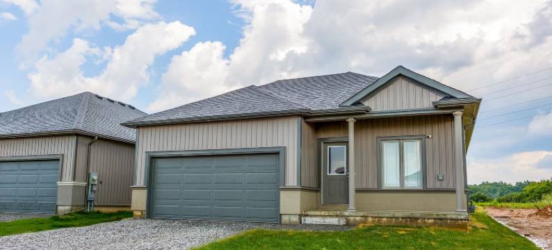 豪华平房距离尼加拉瓜瀑布和布洛克大学数分钟(Luxury Bungalow Mins Niagara Falls & Brock Uni)图片