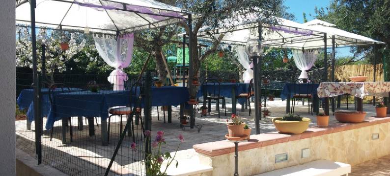 里索拉费利伽图里索托乐斯特尔酒店(L'Isola Felice e Trulli Sotto le Stelle)图片