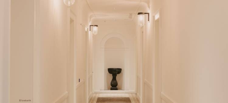 八月酒店(August)图片