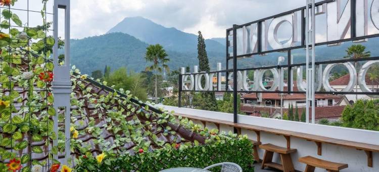 巴图玛琅酒店(Three Eight Front One Boutique Batu Malang)图片