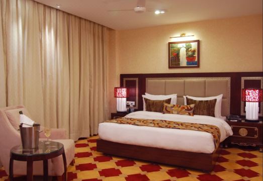 HK Clarks Inn, Amritsar Hotel Overview