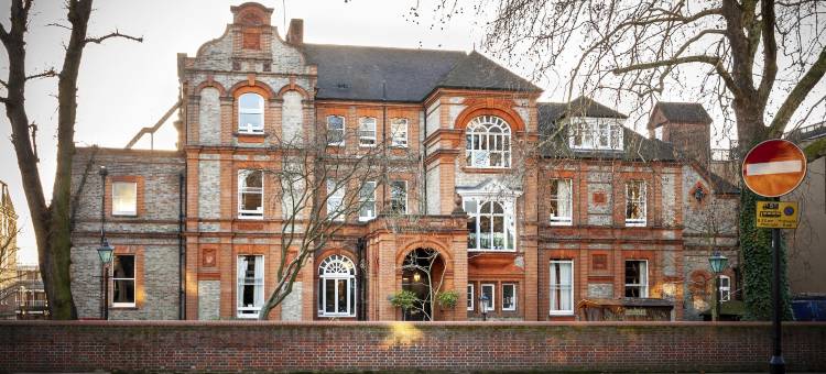 瑞士小屋帕玛旅馆(Palmers Lodge Swiss Cottage)图片