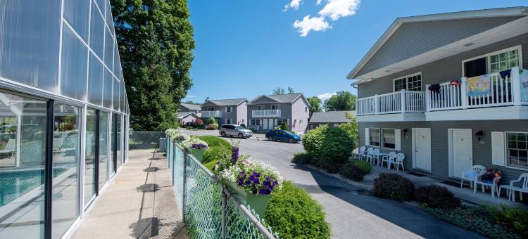 乔治湖美洲最佳价值套房酒店(Americas Best Value Inn and Suites Lake George)图片