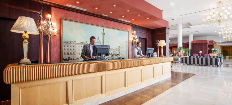 帕尔马海滩格鲁波特尔套房酒店&水疗中心(Grupotel Playa de Palma Suites & Spa)图片