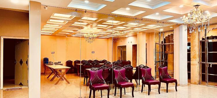 西亚瓦尔宫殿(Siyavar Palace)图片