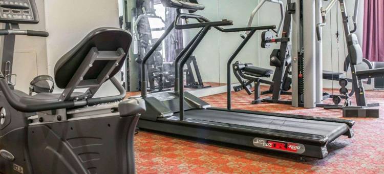 品质酒店及套房(Quality Inn and Suites Indianapolis)图片