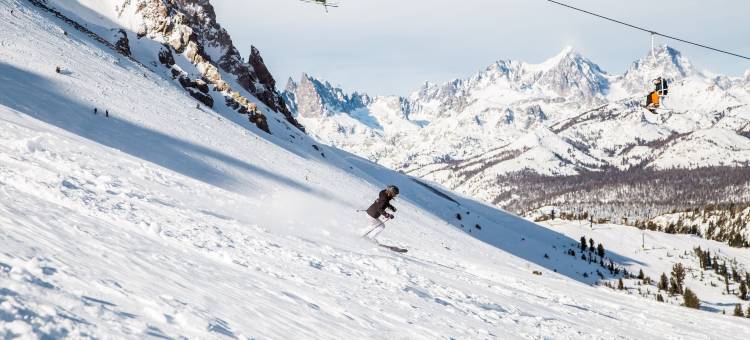 St. Moritz 12 Bright and Cozy Mountain Cabin, Centrally Located by RedAwning图片