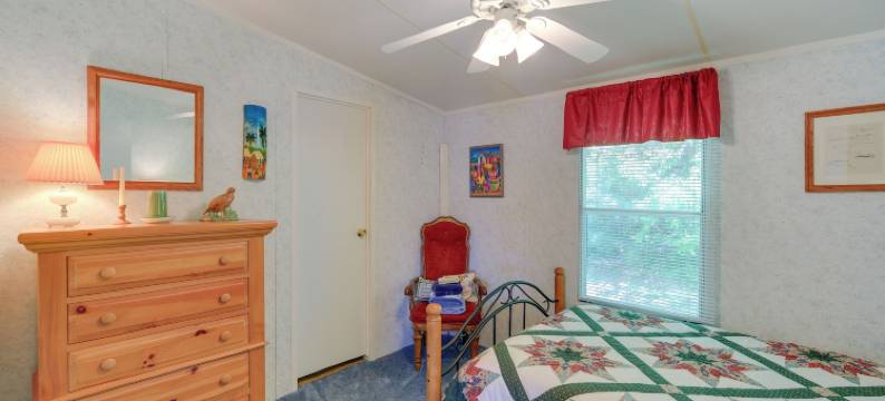 宁静的家：2个露台距离Blue Ridge Pkwy 3英里(Serene Home 2 Decks, 3 Mi to Blue Ridge Pkwy)图片