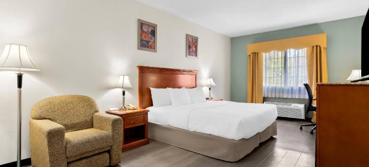 品质酒店及套房麦卡莱斯特69号公路(Quality Inn & Suites McAlester on Hwy 69)图片
