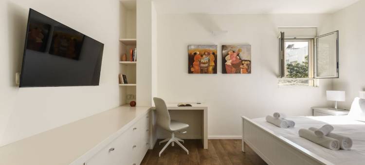 Chic 2BR Apt w Large Windows in Tel Aviv Old North图片